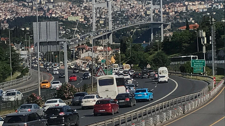 Son dakika... İstanbul'da cuma trafiği yoğunluğu! İşte son durum...